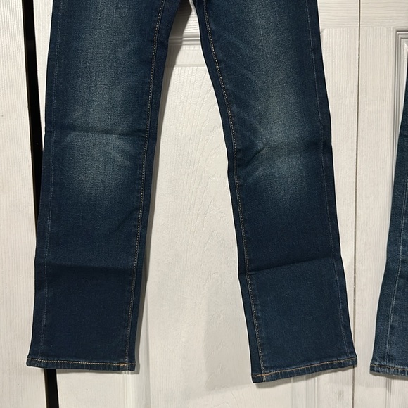 Boy's Old Navy Kids Straight Leg Built-In-Flex Jeans in "Bay" - Picture 4 of 8